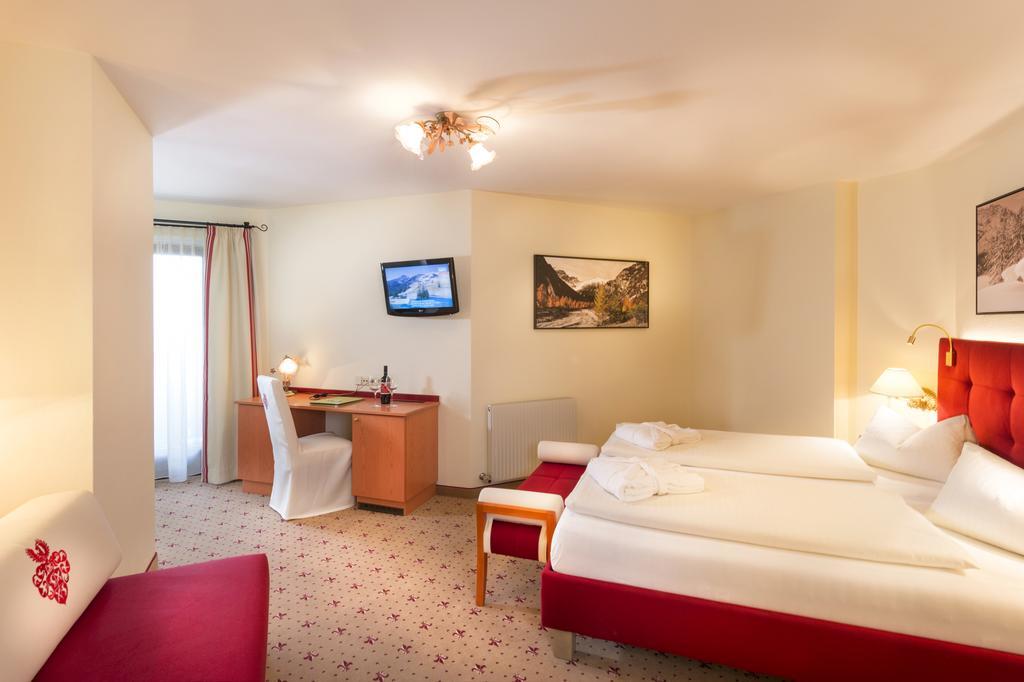 Hotel Zum Jungen Roemer Radstadt Room photo